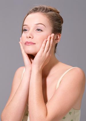 性別問わず顔に医療脱毛を受けられる